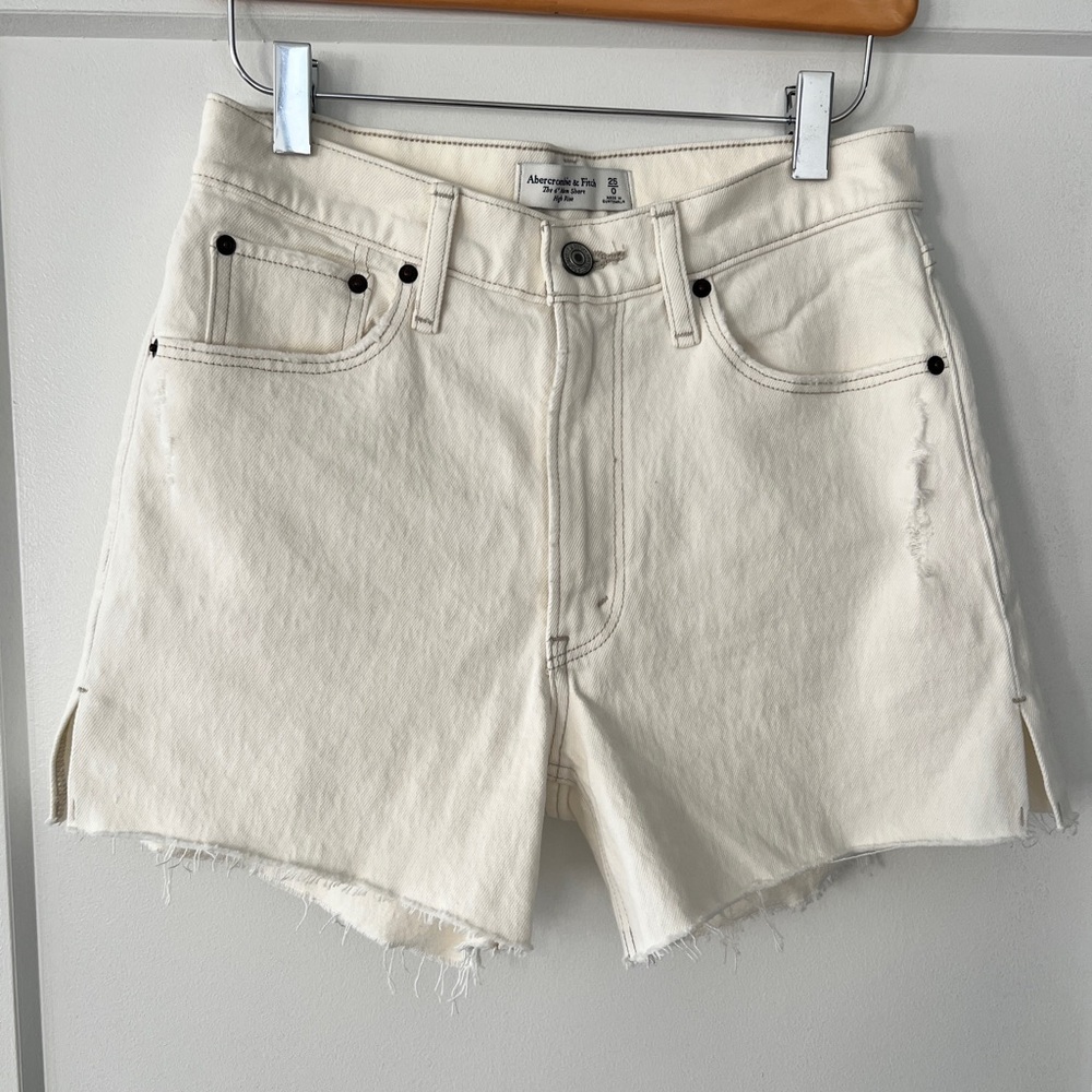 Abercrombie Cream A&F High Rise 4" Mom Denim Short NWOT